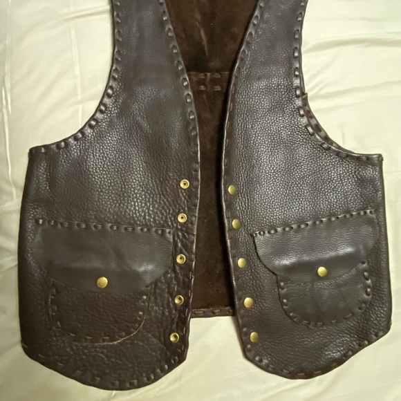 Custom stitched leather vintage motorcycle vest- color Brown with snap buttons - Picture 3 of 7